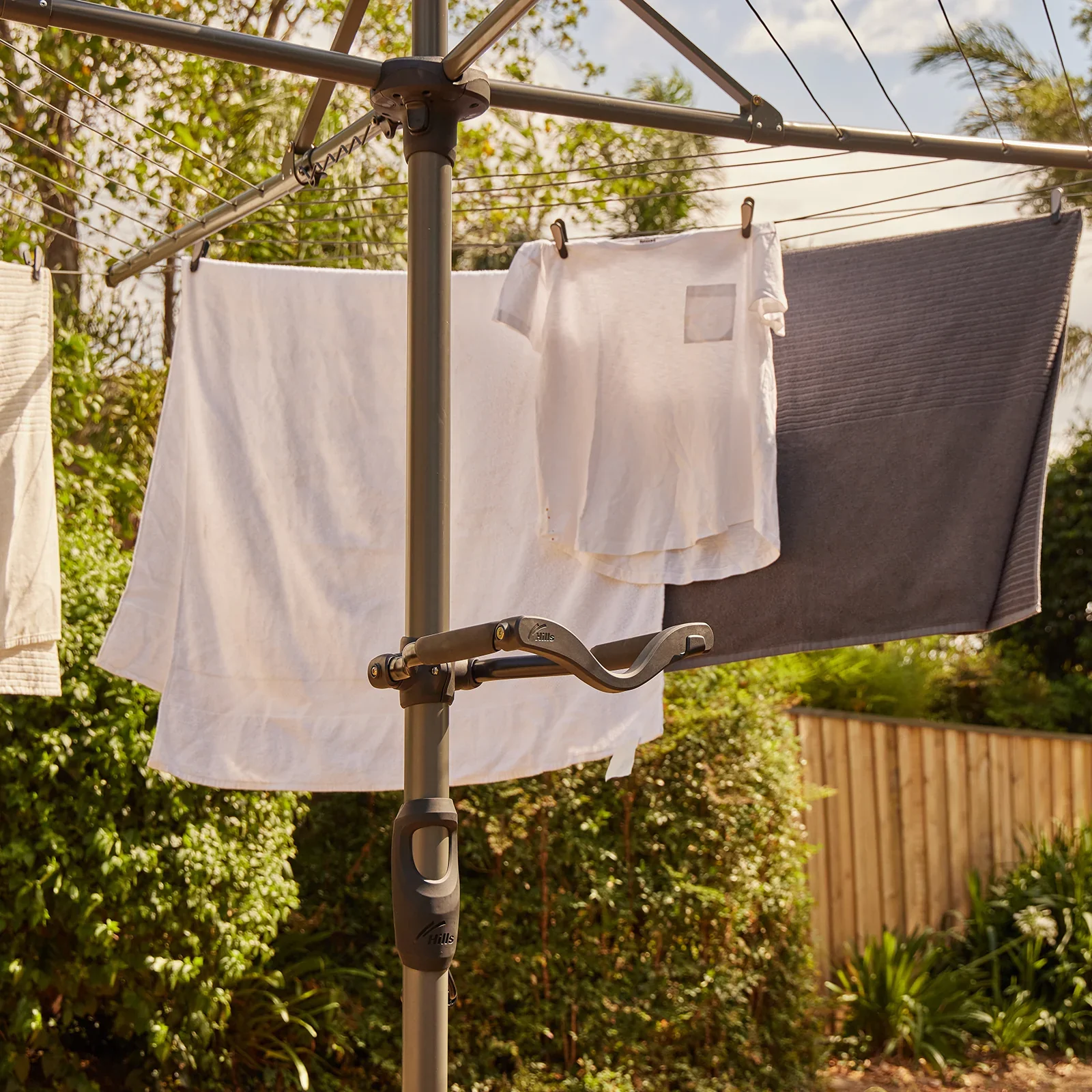 Hills Laundry Basket Holder - Image 4